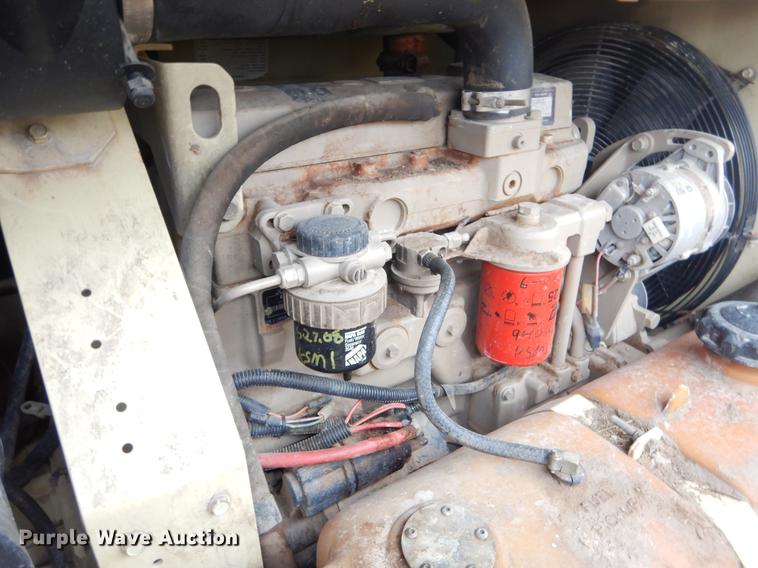 image for item ER9278 1999 Ingersoll Rand 185 air compressor