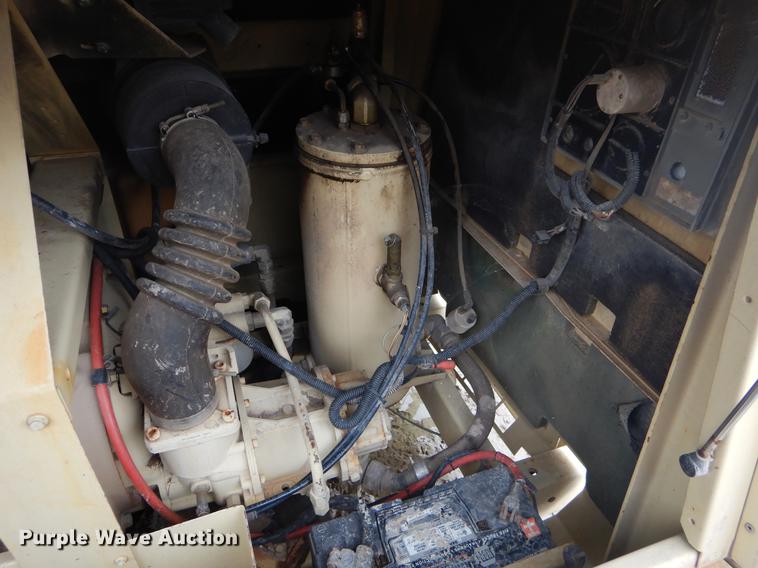 image for item ER9278 1999 Ingersoll Rand 185 air compressor