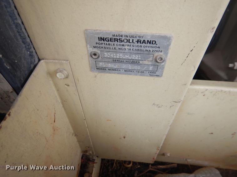 image for item ER9278 1999 Ingersoll Rand 185 air compressor