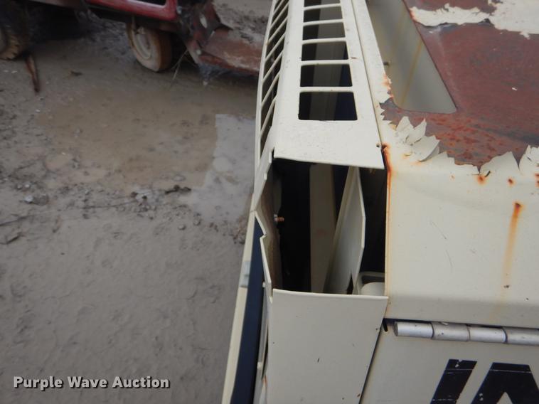 image for item ER9278 1999 Ingersoll Rand 185 air compressor