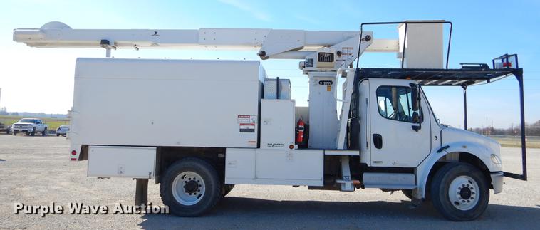 image for item ER9302 2005 Freightliner Business Class M2 bucket truck