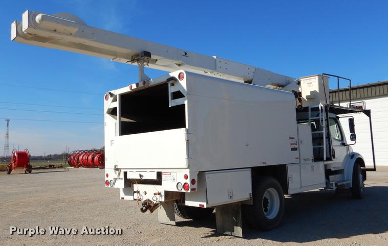 image for item ER9302 2005 Freightliner Business Class M2 bucket truck