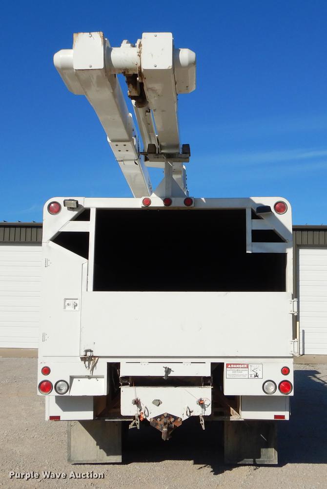 image for item ER9302 2005 Freightliner Business Class M2 bucket truck