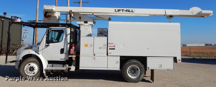 image for item ER9302 2005 Freightliner Business Class M2 bucket truck