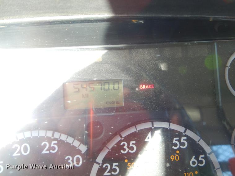 image for item ER9302 2005 Freightliner Business Class M2 bucket truck