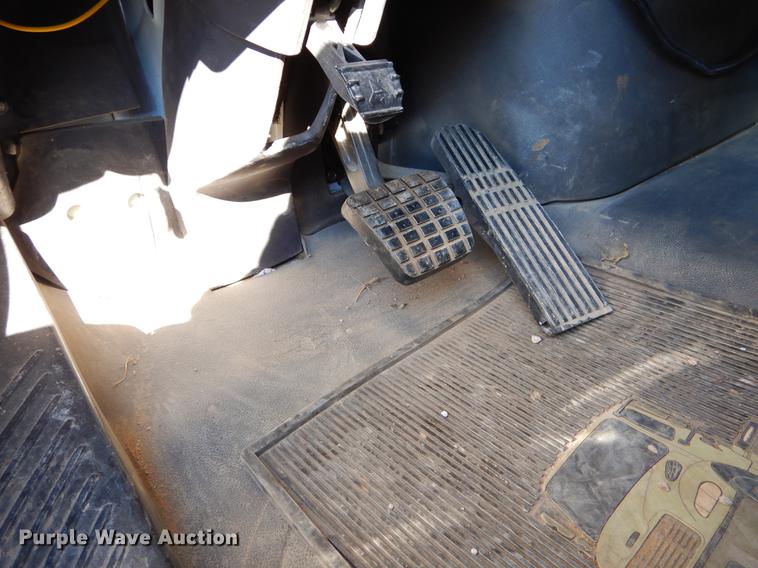 image for item ER9302 2005 Freightliner Business Class M2 bucket truck