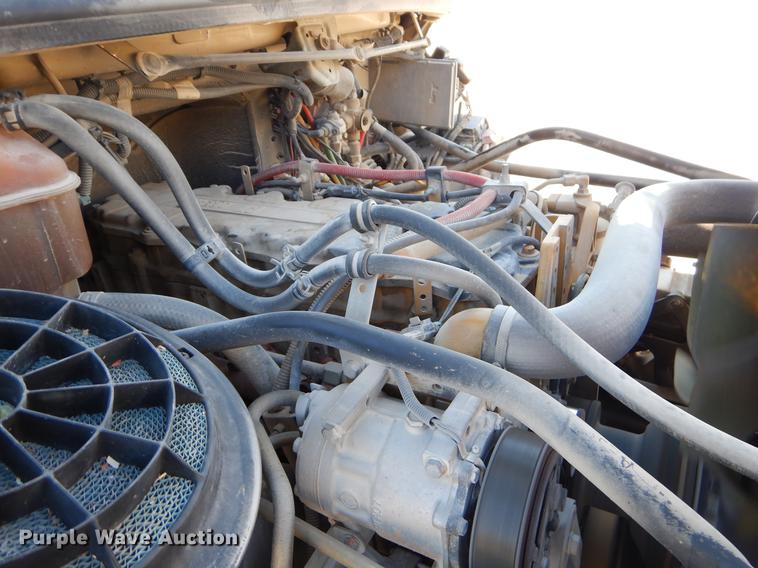 image for item ER9302 2005 Freightliner Business Class M2 bucket truck