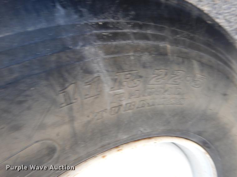 image for item ER9302 2005 Freightliner Business Class M2 bucket truck