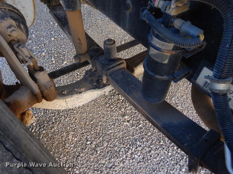 image for item ER9302 2005 Freightliner Business Class M2 bucket truck