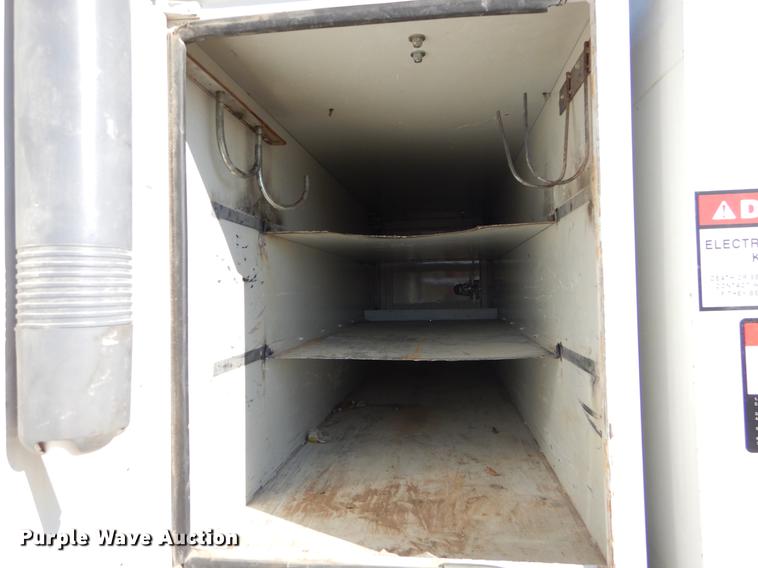 image for item ER9302 2005 Freightliner Business Class M2 bucket truck