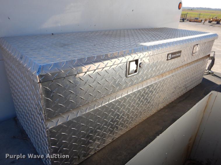 image for item ER9302 2005 Freightliner Business Class M2 bucket truck