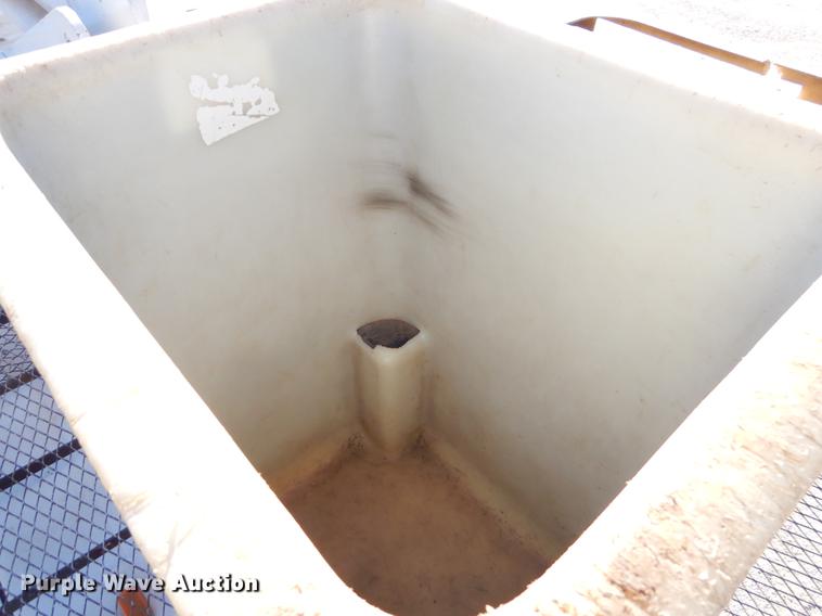 image for item ER9302 2005 Freightliner Business Class M2 bucket truck