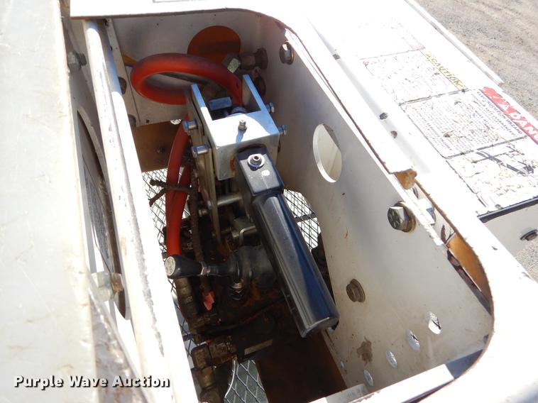 image for item ER9302 2005 Freightliner Business Class M2 bucket truck