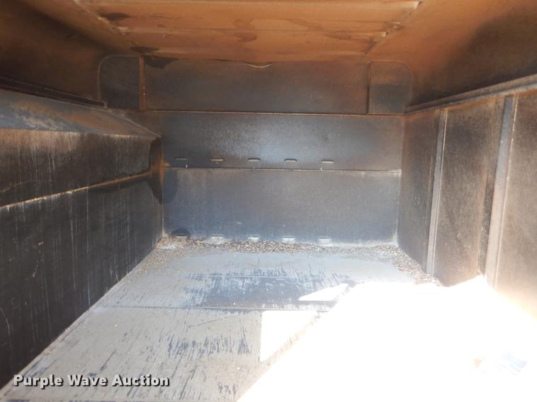 image for item ER9302 2005 Freightliner Business Class M2 bucket truck