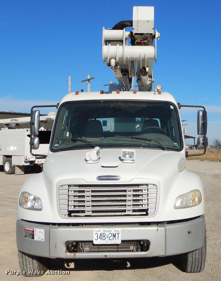 image for item ER9303 2005 Freightliner Business Class M2 bucket truck