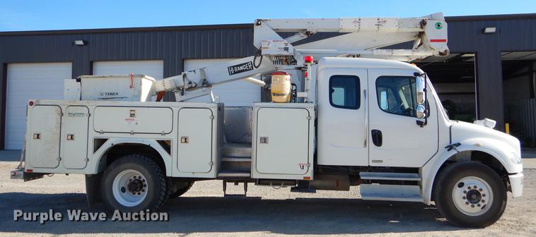 image for item ER9303 2005 Freightliner Business Class M2 bucket truck