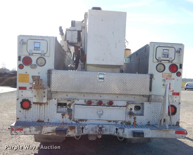 image for item ER9303 2005 Freightliner Business Class M2 bucket truck