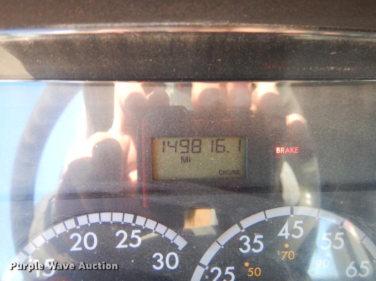 image for item ER9303 2005 Freightliner Business Class M2 bucket truck