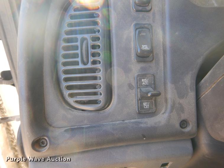 image for item ER9303 2005 Freightliner Business Class M2 bucket truck