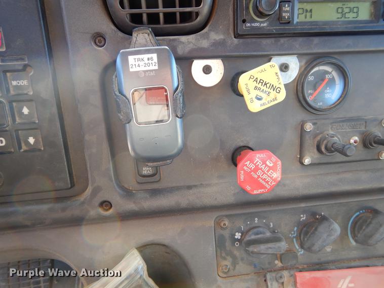 image for item ER9303 2005 Freightliner Business Class M2 bucket truck