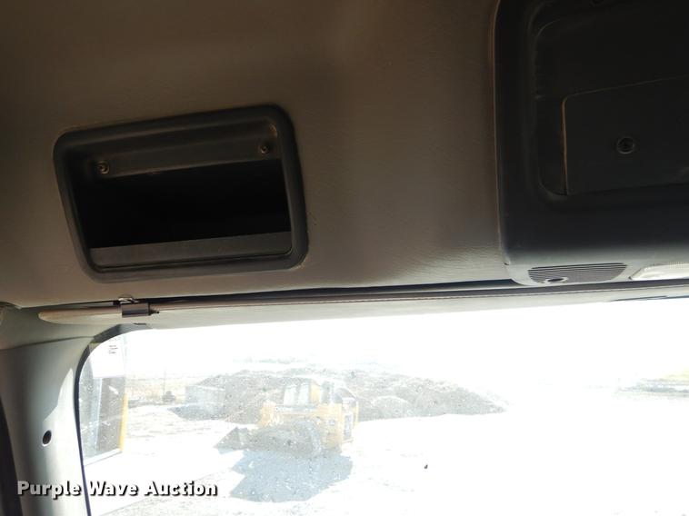 image for item ER9303 2005 Freightliner Business Class M2 bucket truck