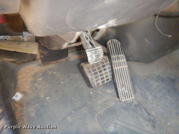 image for item ER9303 2005 Freightliner Business Class M2 bucket truck