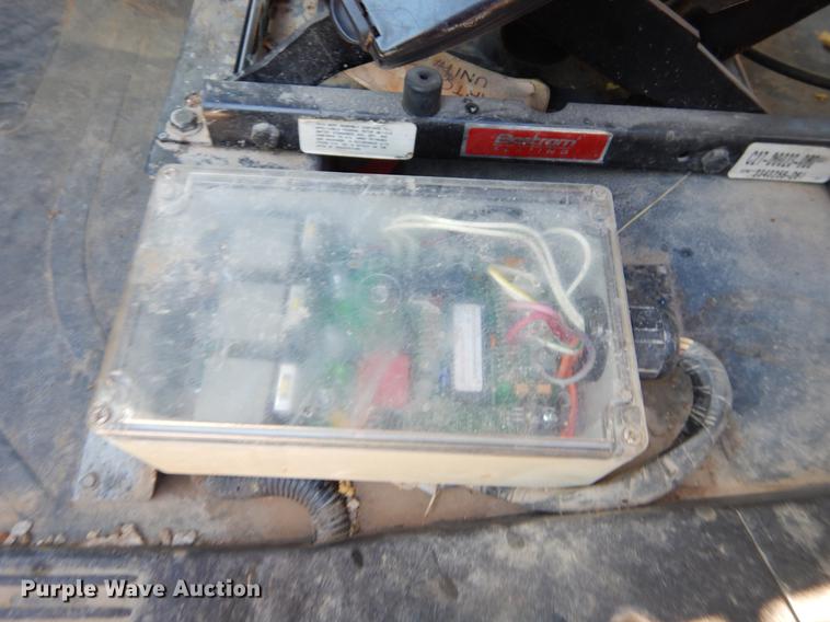 image for item ER9303 2005 Freightliner Business Class M2 bucket truck