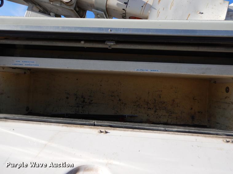 image for item ER9303 2005 Freightliner Business Class M2 bucket truck