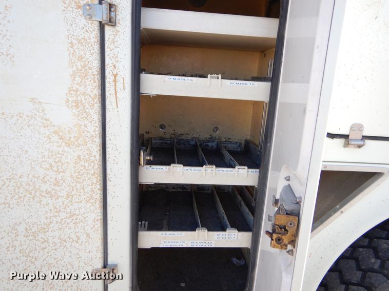 image for item ER9303 2005 Freightliner Business Class M2 bucket truck