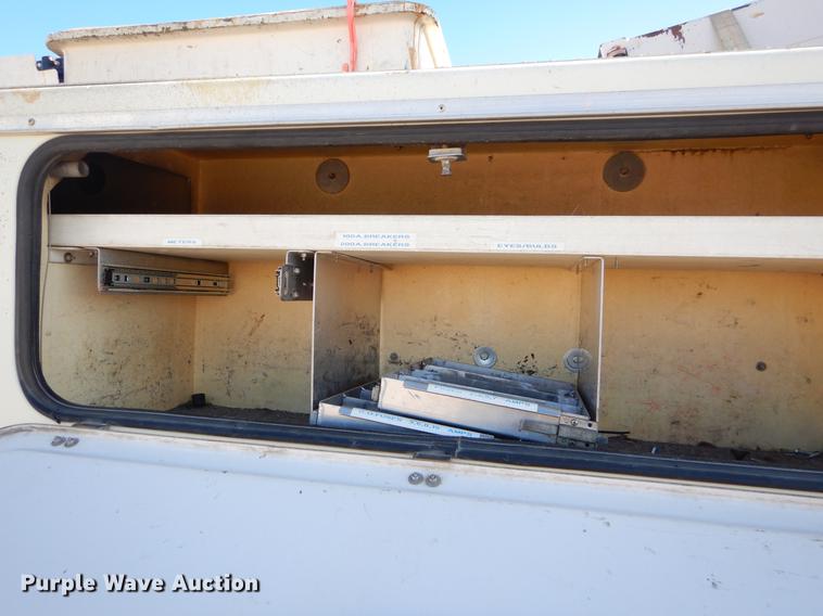 image for item ER9303 2005 Freightliner Business Class M2 bucket truck