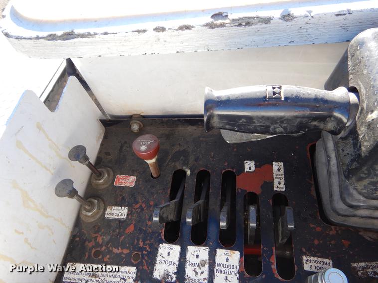 image for item ER9303 2005 Freightliner Business Class M2 bucket truck