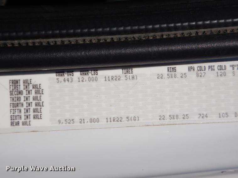 image for item ER9303 2005 Freightliner Business Class M2 bucket truck