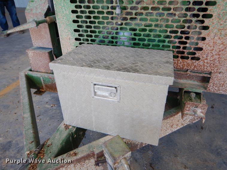 image for item ER9304 Intimidator Bandit 1590 wood chipper