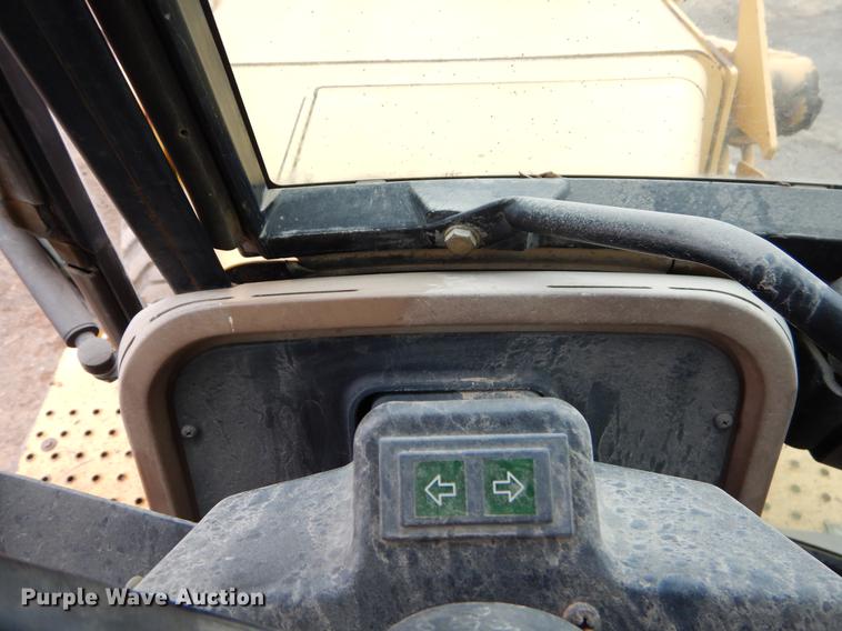 image for item ER9305 1996 John Deere 310D backhoe