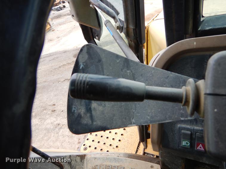 image for item ER9305 1996 John Deere 310D backhoe