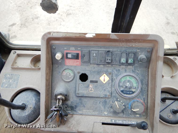 image for item ER9305 1996 John Deere 310D backhoe