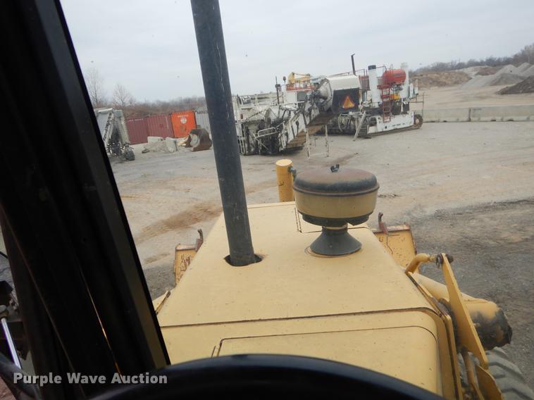 image for item ER9305 1996 John Deere 310D backhoe