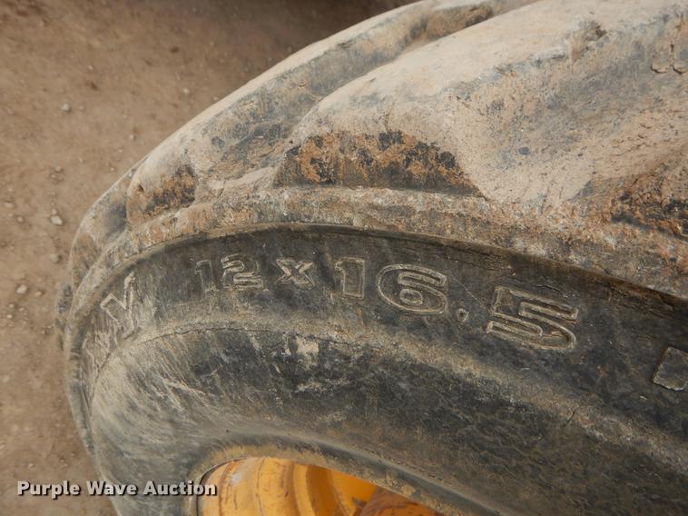 image for item ER9305 1996 John Deere 310D backhoe