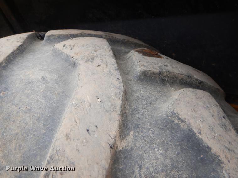 image for item ER9305 1996 John Deere 310D backhoe