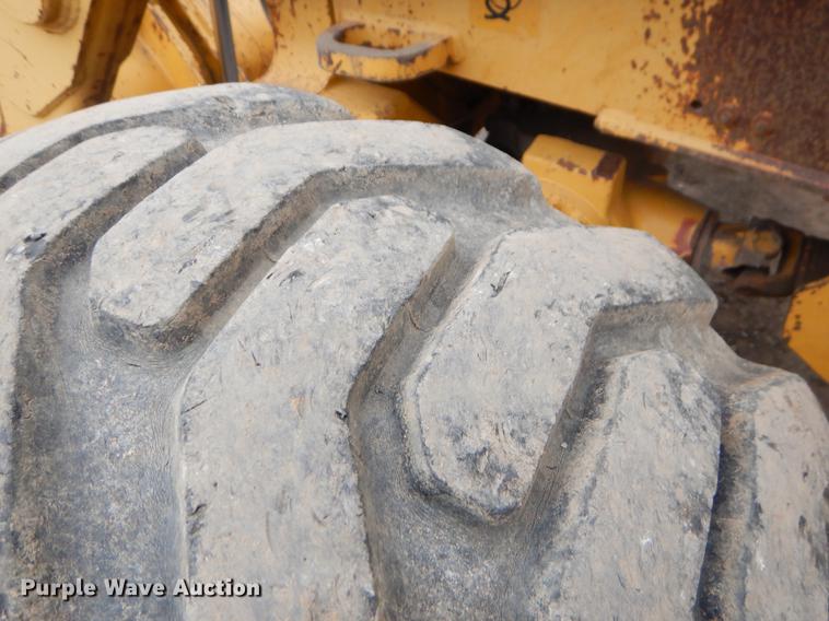 image for item ER9305 1996 John Deere 310D backhoe