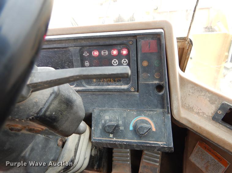 image for item ER9307 1996 Caterpillar 938F wheel loader