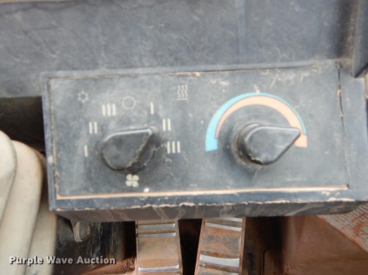 image for item ER9307 1996 Caterpillar 938F wheel loader