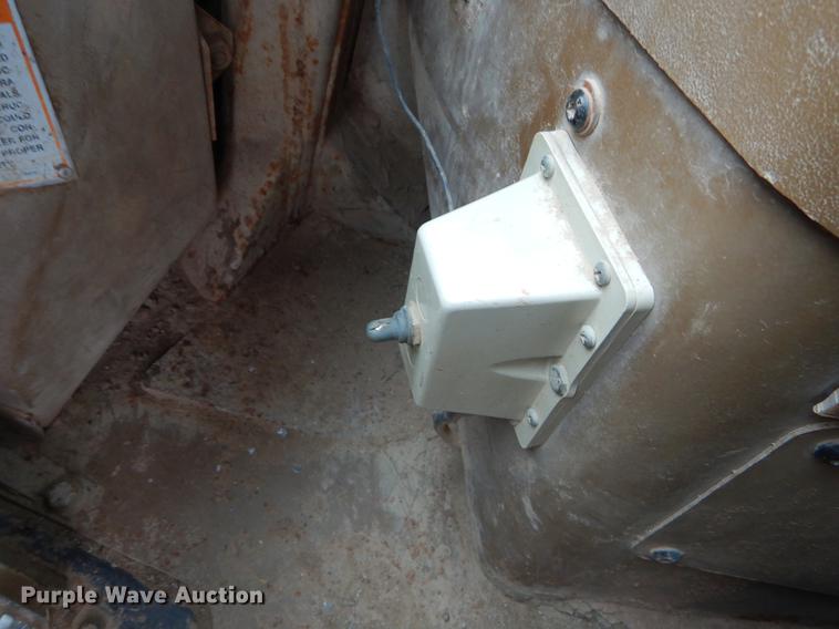 image for item ER9307 1996 Caterpillar 938F wheel loader