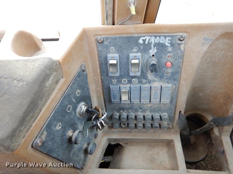 image for item ER9307 1996 Caterpillar 938F wheel loader