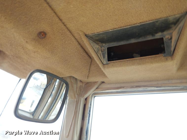 image for item ER9307 1996 Caterpillar 938F wheel loader