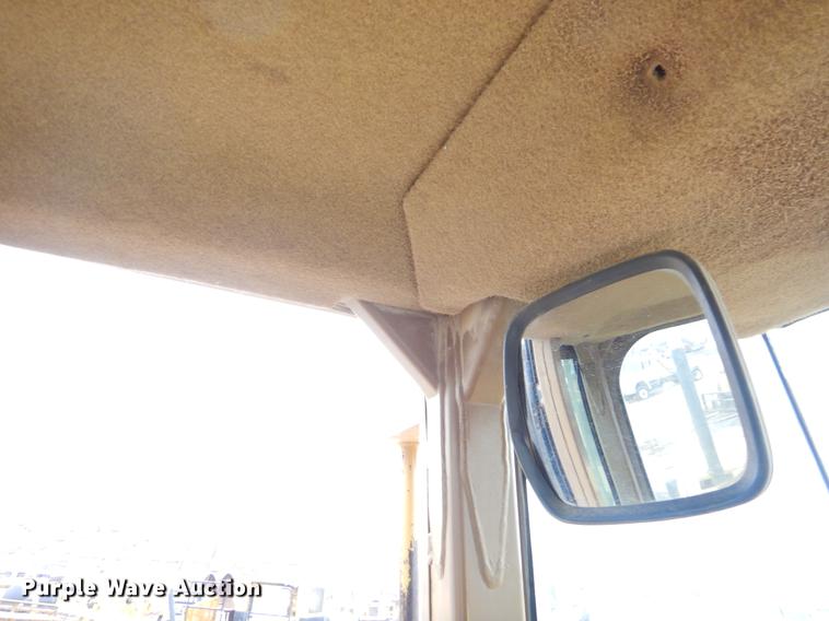 image for item ER9307 1996 Caterpillar 938F wheel loader