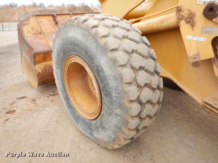 image for item ER9307 1996 Caterpillar 938F wheel loader