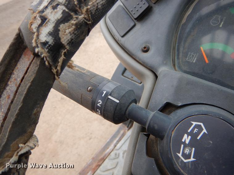 image for item ER9308 2004 Caterpillar TH460B telehandler