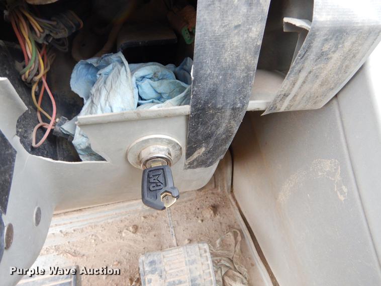 image for item ER9308 2004 Caterpillar TH460B telehandler