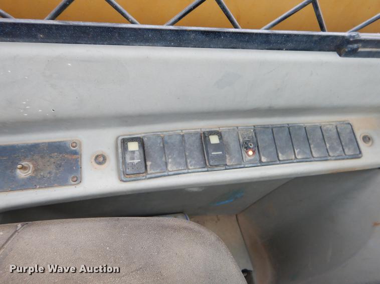 image for item ER9308 2004 Caterpillar TH460B telehandler